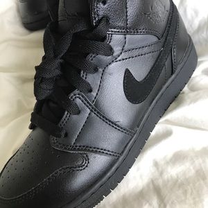 All black air Jordan 1’s retro high
